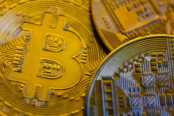 Cryptocurrency Market Crashes after Bitcoin Drops below $39, 000-Social Pakora