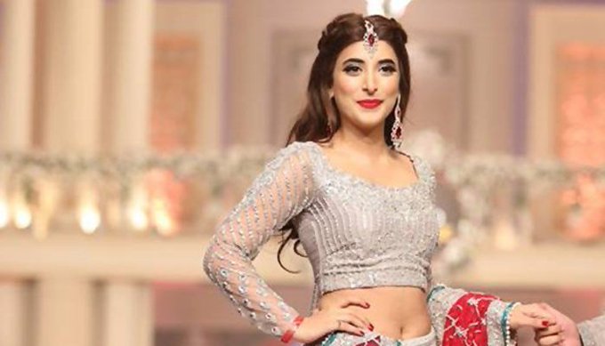 Urwa Hocane reminisces about her favourite Lux Style Award looks-Social Pakora