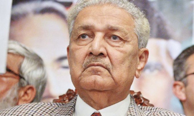 Dr Abdul Qadeer was disappointed with PM Imran for not inquiring after his health