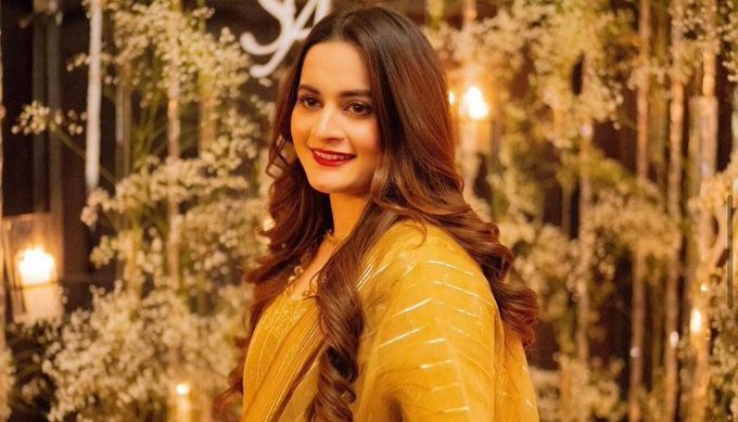 Aiman Khan wishes for all Pakistani actresses to marry soon-Social Pakora