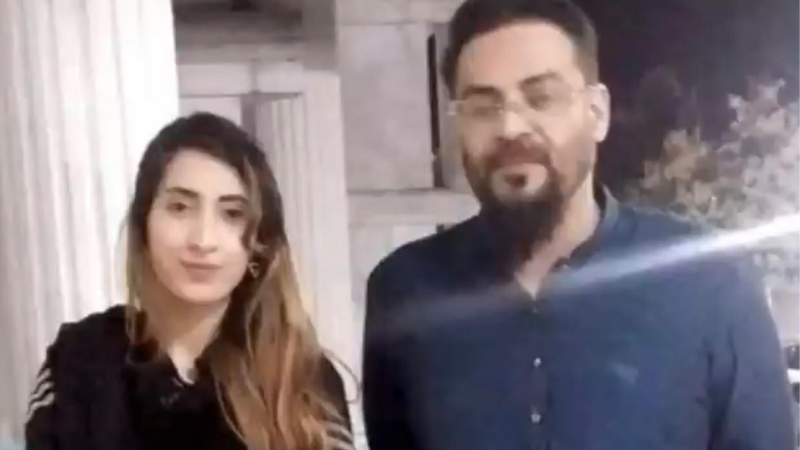 Hania, Aamir Liaquat's third wife, was rumored to be in poor health when he was laid to rest-Social Pakora