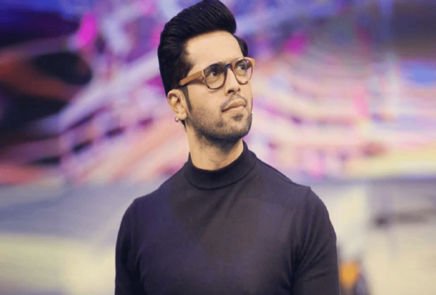 Fahad Mustafa is a fantastic singer, as was discovered in a television programme-Social Pakora