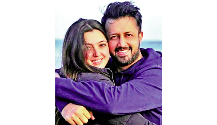 Atif Aslam and woman blessed with a baby girl-Social Pakora